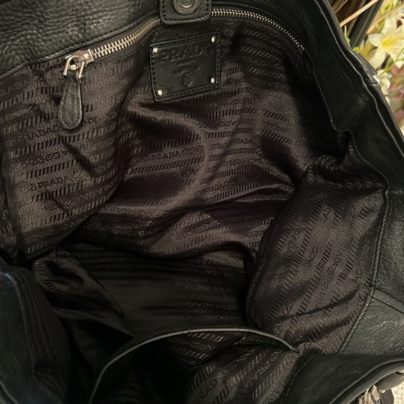 Black Leather Shoulder Bag - Picture 8 of 11